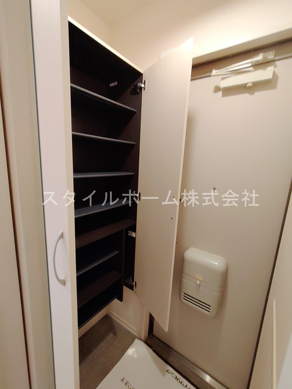 オアシス牛川Ⅱの玄関