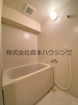 【浴室】 | 　グランドヴィラ門真 | ※同タイプ別室の写真を使用しています。
　設備内容や色調など相違がある場合は実際のお部屋の現状優先となります。
