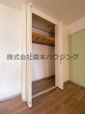 【収納】 | 　グランドヴィラ門真 | ※同タイプ別室の写真を使用しています。
　設備内容や色調など相違がある場合は実際のお部屋の現状優先となります。