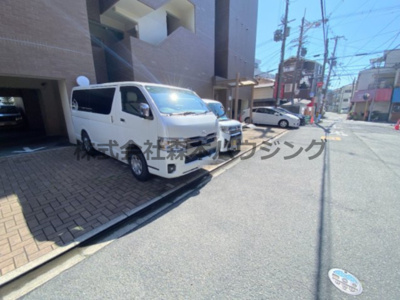 【駐車場】 | 　グランドヴィラ門真 | 車をお持ちの方に嬉しい駐車場付きの物件です