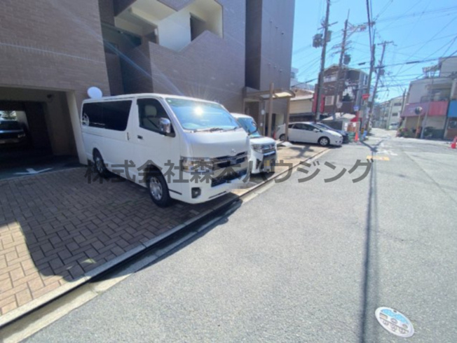 【駐車場】 | 　グランドヴィラ門真 | 車をお持ちの方に嬉しい駐車場付きの物件です