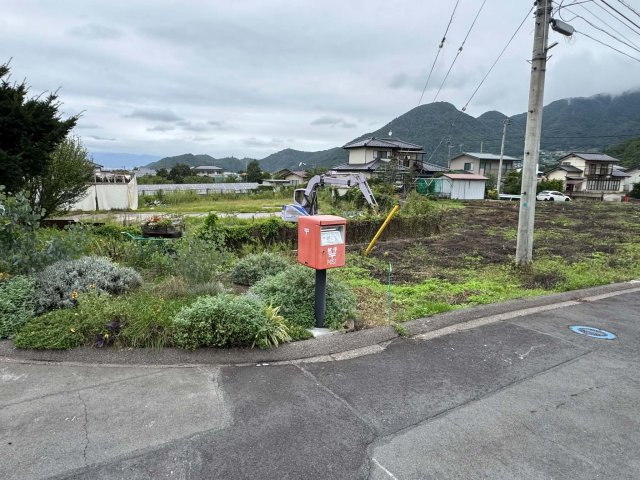 皆神台Bの外観|ポストが敷地内にあります。