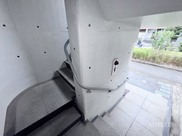 IKビルの設備|階段です