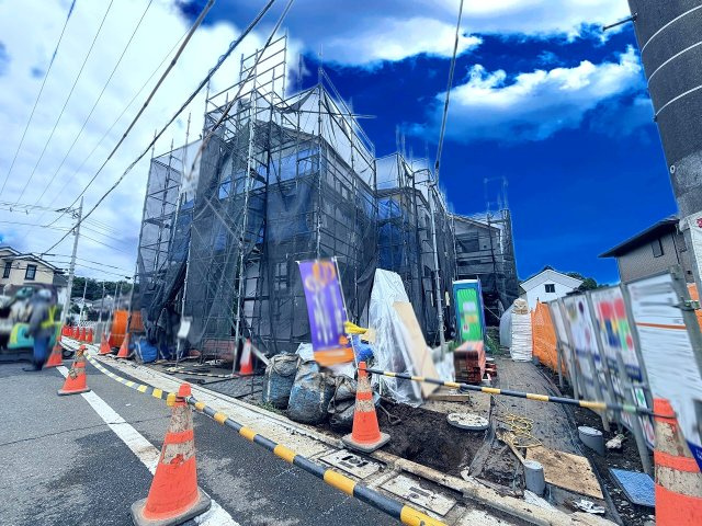 【外観】 | 練馬区土支田4丁目　新築分譲住宅　全3棟（成増店） | 前面広々南6ｍ公道面、陽当良好な全3棟現場