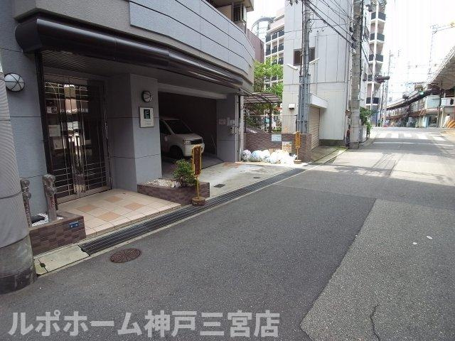 エステムコート神戸元町通のエントランス