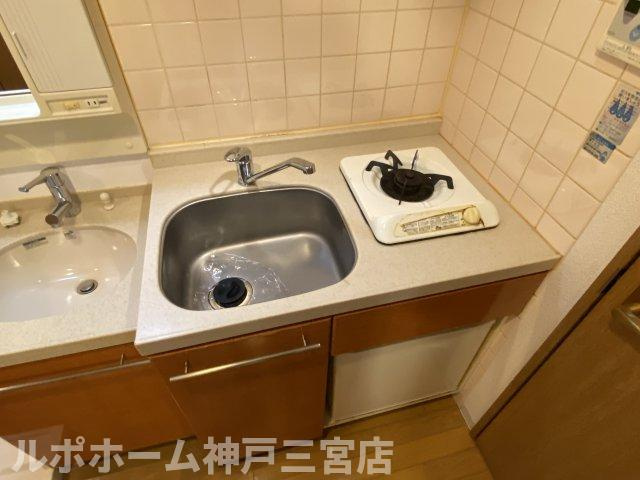 エステムコート神戸元町通のキッチン