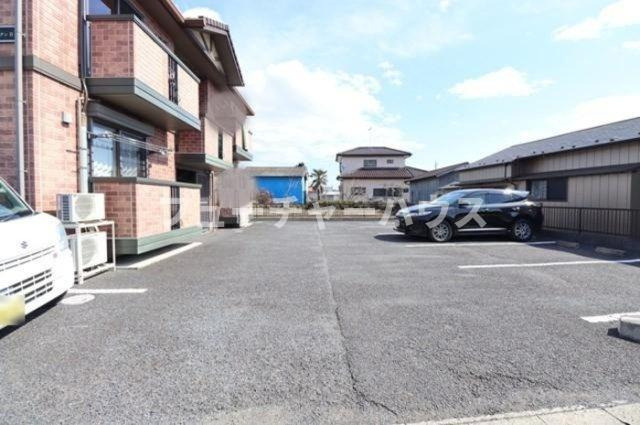ベルプランタンの駐車場