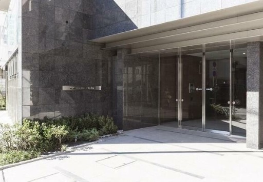 荒川区荒川６丁目の賃貸マンションのエントランス