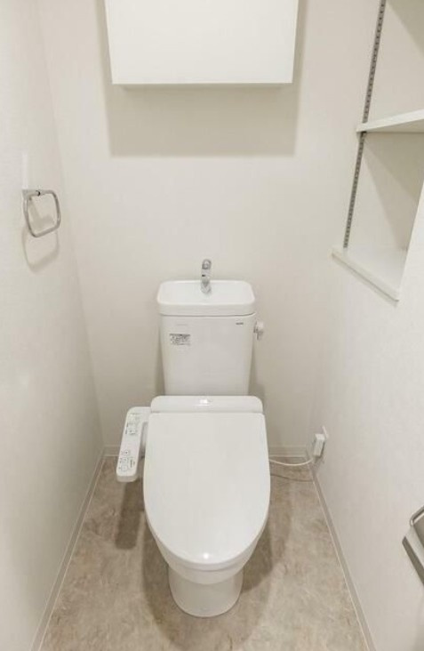 荒川区荒川６丁目の賃貸マンションのトイレ