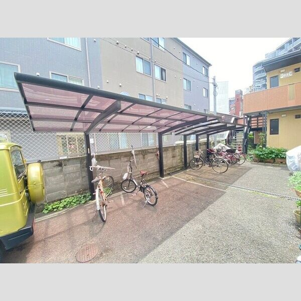 U-ハイツ（ユーハイツ）の駐車場|駐輪場