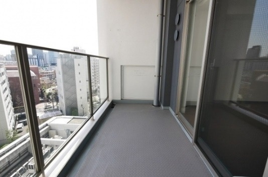【バルコニー】コンフォリア新宿イーストサイドタワー