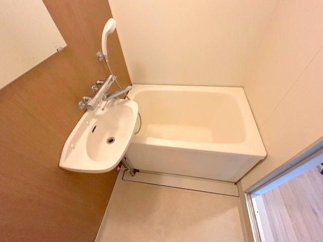 ロイヤルハイツ菅原の浴室