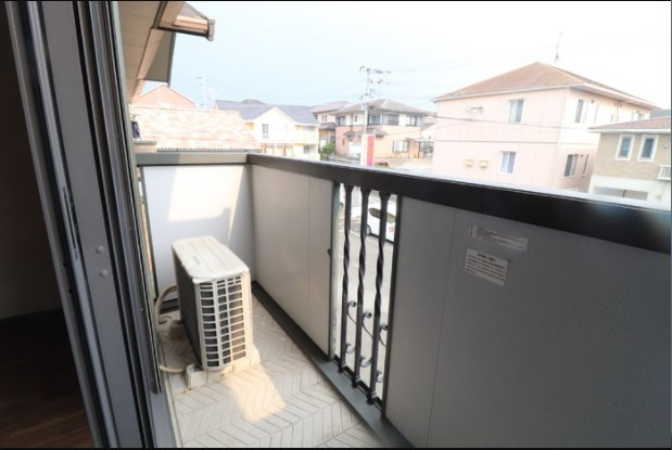 カスク東屋形のバルコニー|バルコニーからの眺めを楽しみながら食事をしませんか