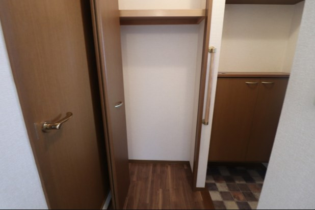 カスク東屋形の玄関|明るい玄関です