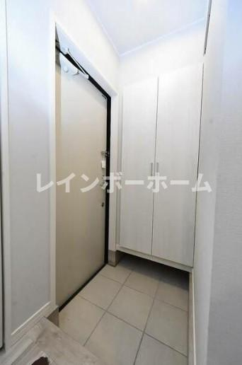 リリオ北綾瀬の玄関