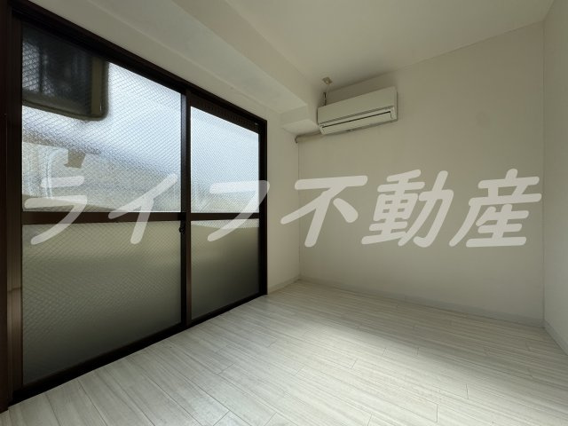 エクラ深江橋の洋室|明るい洋室です