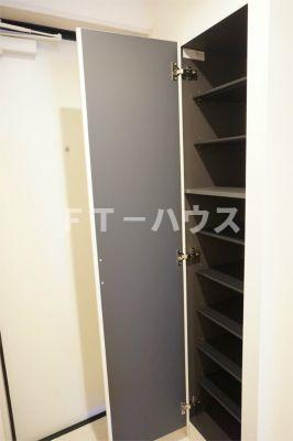 リブリ・エクセル花園の収納