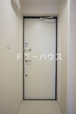 リブリ・エクセル花園の玄関