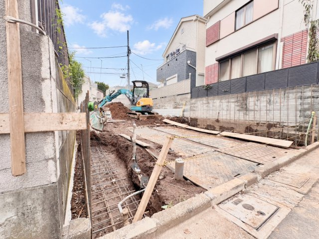 練馬区上石神井1丁目　新築戸建の前面道路含む現地写真|2026.09.13撮影

現地ご見学希望・資料請求などお気軽にお問い合わせ下さい！
03-5990-5201