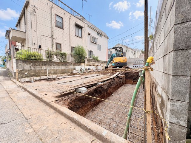 練馬区上石神井1丁目　新築戸建の前面道路含む現地写真|2026.09.13撮影

現地ご見学希望・資料請求などお気軽にお問い合わせ下さい！
03-5990-5201