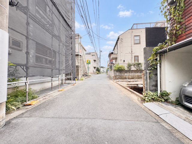 練馬区上石神井1丁目　新築戸建の前面道路含む現地写真|2026.09.13撮影

現地ご見学希望・資料請求などお気軽にお問い合わせ下さい！
03-5990-5201