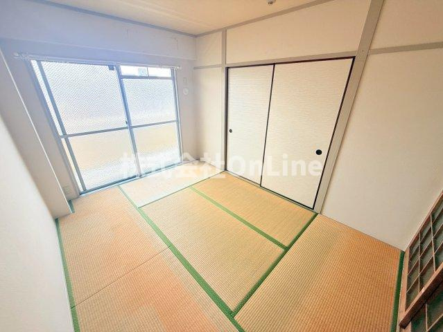 宮町コーポラスの和室