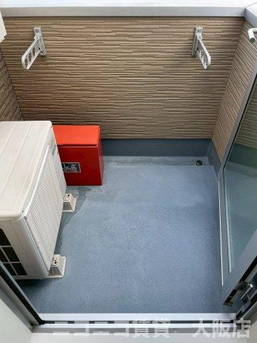 大阪市城東区新喜多東１丁目のアパートのバルコニー