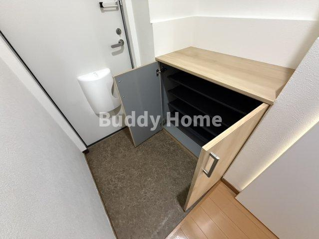 西平野ハイツの玄関