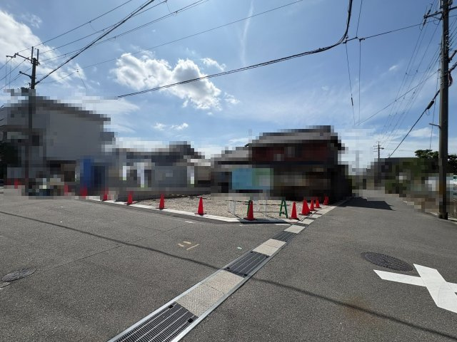 長岡京市調子一丁目の前面道路含む現地写真|二方角地で日当たり・通風良好です！