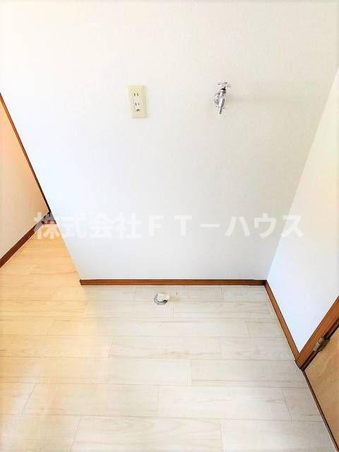 メゾンウエストリバーの洗面所
