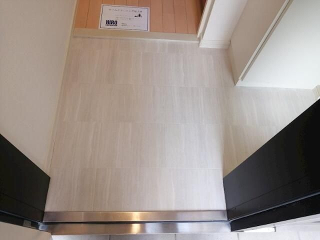 へーベルメゾン小杉町の玄関