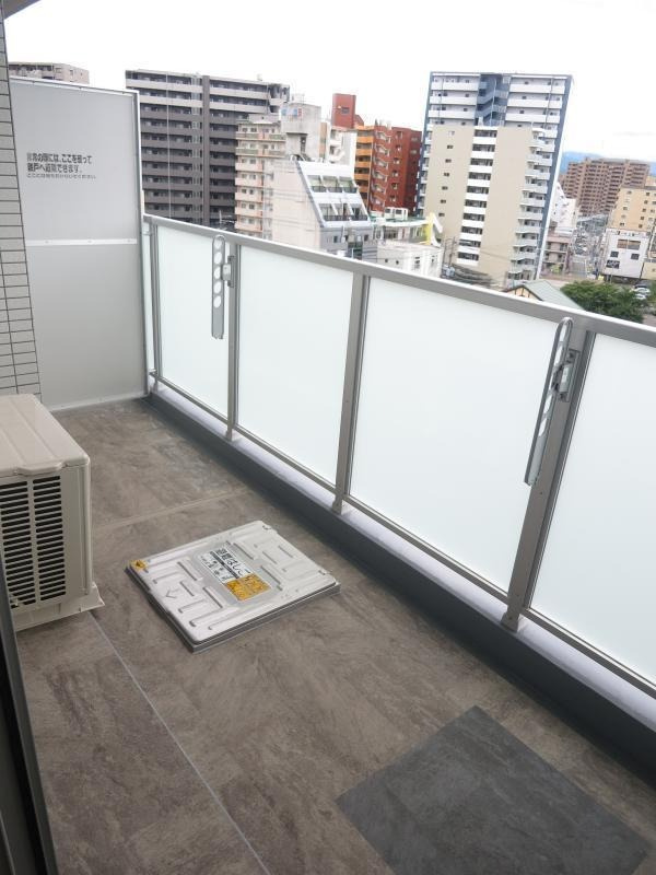 福岡市博多区南本町２丁目の賃貸マンションのバルコニー|物件の画像10
