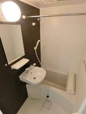 ドルチェカーサ川和町Ｂの浴室