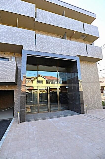 ルーブル武蔵中原参番館のエントランス