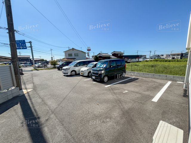 LUANA GARDENの駐車場|駐車スペースもあります☆