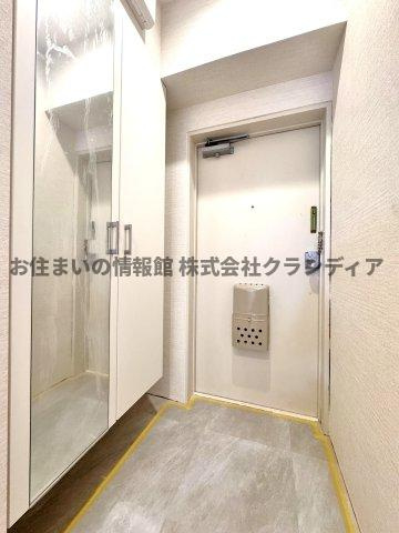 東カングランドマンション第二松戸の玄関|ドキドキの新生活も、安心してスタート。ぴったりの住まいを見つけませんか？クランディアが一緒に住まい選びをサポートします‼　まずは、お気軽にお問合せください　＃クランディア