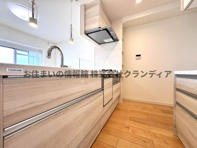 東カングランドマンション第二松戸のキッチン|ドキドキの新生活も、安心してスタート。ぴったりの住まいを見つけませんか？クランディアが一緒に住まい選びをサポートします‼　まずは、お気軽にお問合せください　＃クランディア