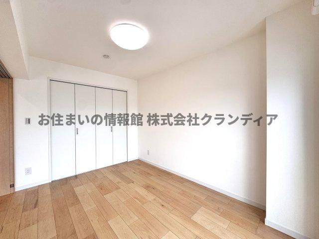 東カングランドマンション第二松戸の洋室|ドキドキの新生活も、安心してスタート。ぴったりの住まいを見つけませんか？クランディアが一緒に住まい選びをサポートします‼　まずは、お気軽にお問合せください　＃クランディア