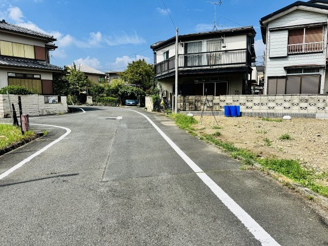 八王子市　中野上町　新築一戸建ての前面道路含む現地写真|～前面6ｍ道路につき駐車もしやすいです～