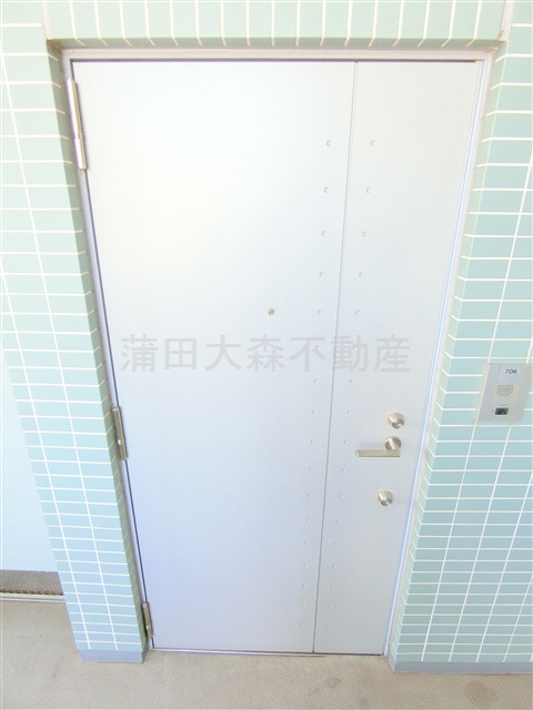 ウィスティリア大森山王の玄関