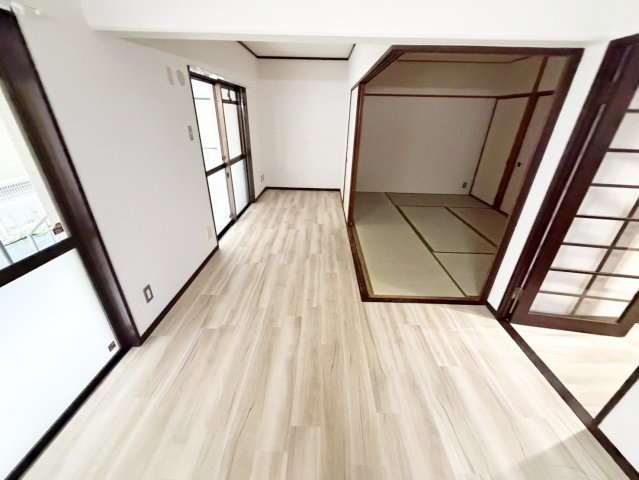 ダフゴ第2マンションの居間・リビング
