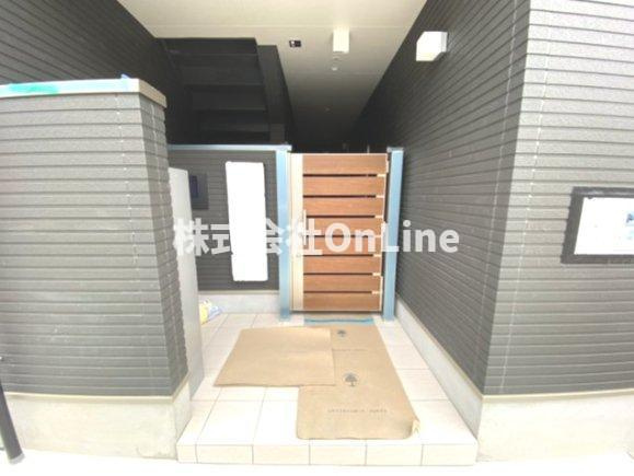 F+style 八尾北本町1号館のエントランス