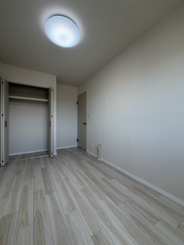 ダイアパレス伏古公園弐番館の洋室