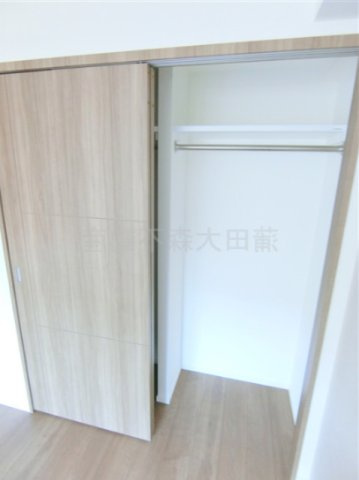 アーバンパーク蒲田南Ⅱの収納|洋室6.4帖の収納　クローゼット