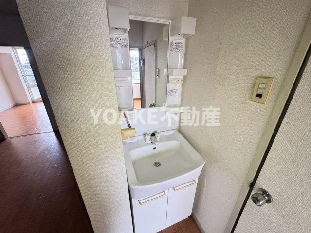 栄光マンションの洗面所
