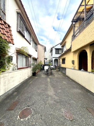 西宮市段上町六丁目　戸建の前面道路含む現地写真