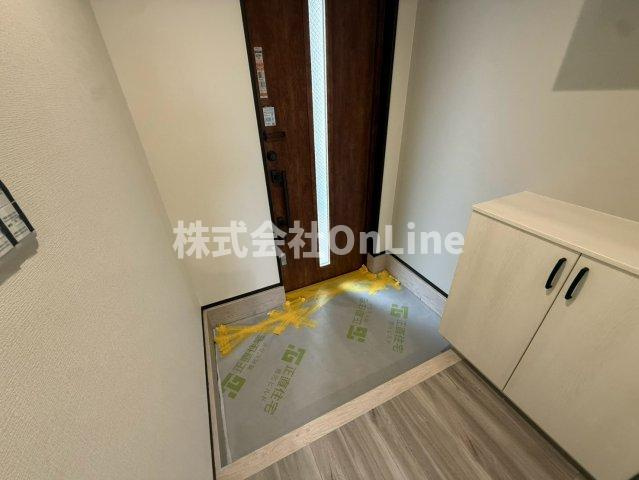 八尾市曙町２丁目戸建の玄関