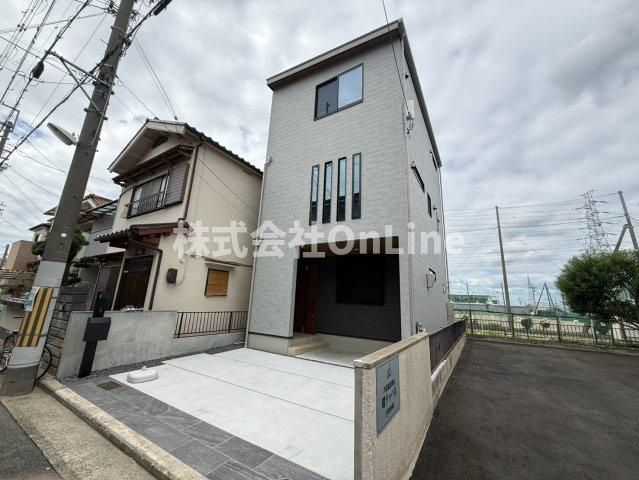 八尾市曙町２丁目戸建の外観