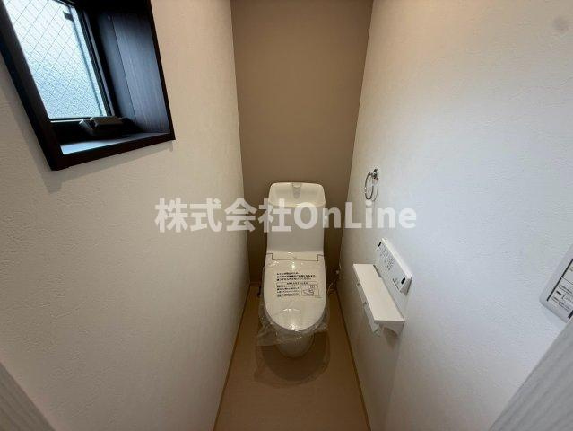 八尾市曙町２丁目戸建のトイレ