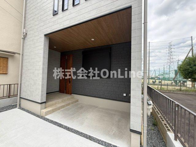 八尾市曙町２丁目戸建の駐車場